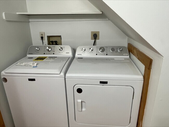 Cabin, New Washer and Dryer in Downstairs Bathroom - 38472 Nixon Rd