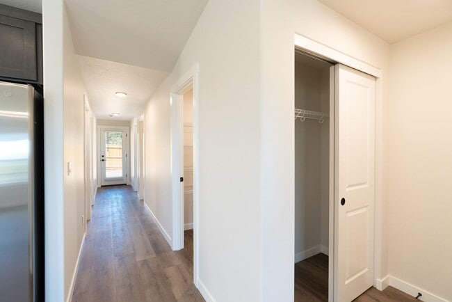 Building Photo - Brand New 2 Bedroom Duplex in SW Redmond