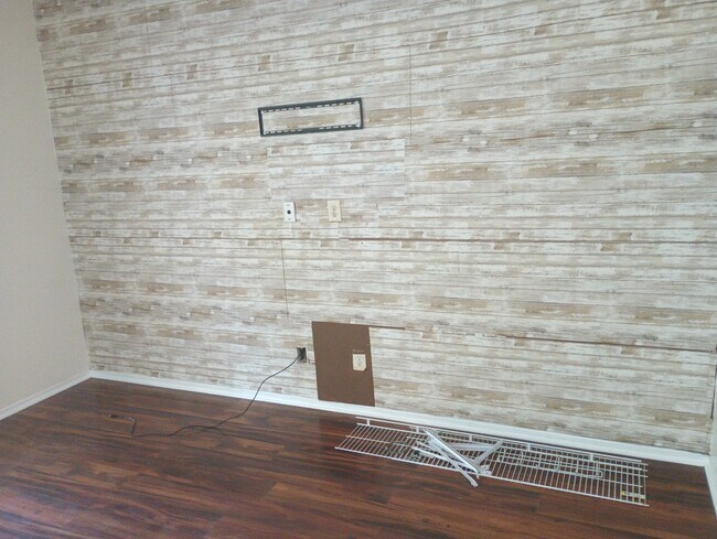 Building Photo - 161 Olde Towne Way