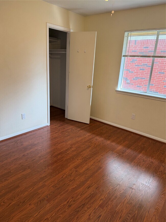 Building Photo - 2314 Clear Ridge Dr