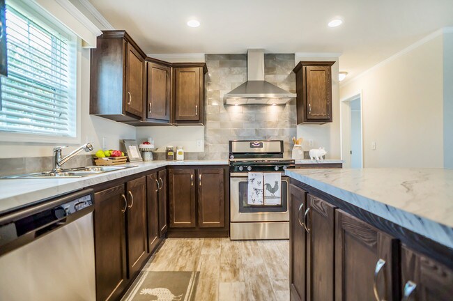 Building Photo - Country Heritage