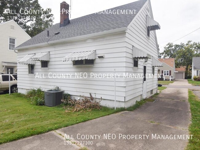 Building Photo - Charming 3-Bedroom Home with Large Yard an...