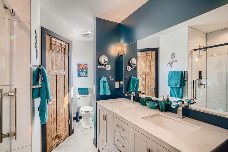 Building Photo - 835 Urban St