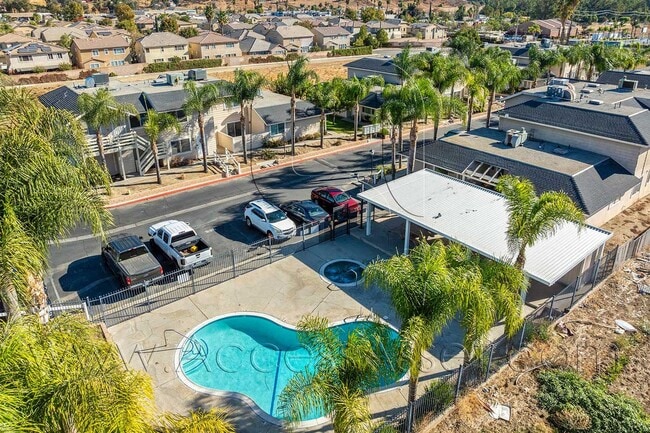 Building Photo - Spacious 2 Bed/2 Bath Home with Private Pa...