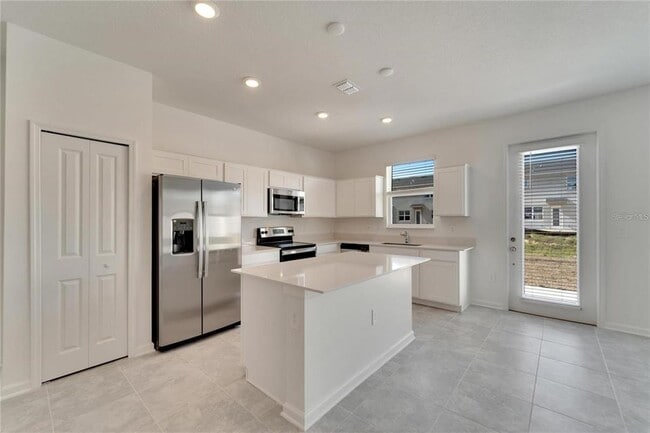 Building Photo - 392 Nine Iron Dr