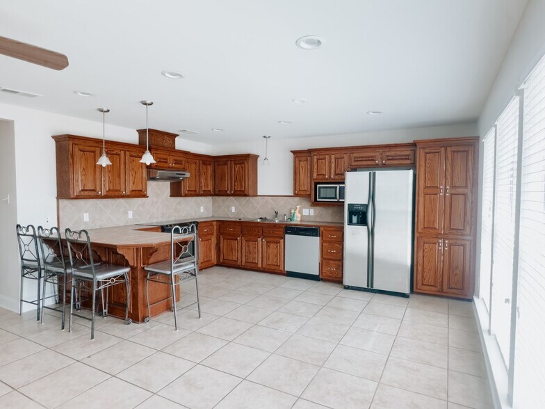 Building Photo - 12481 Homeport Dr