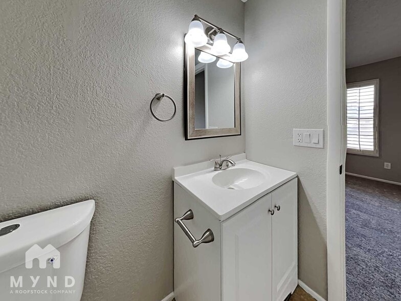 Building Photo - 7801 N 44th Dr