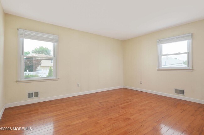 Building Photo - 17 Wisteria Pl