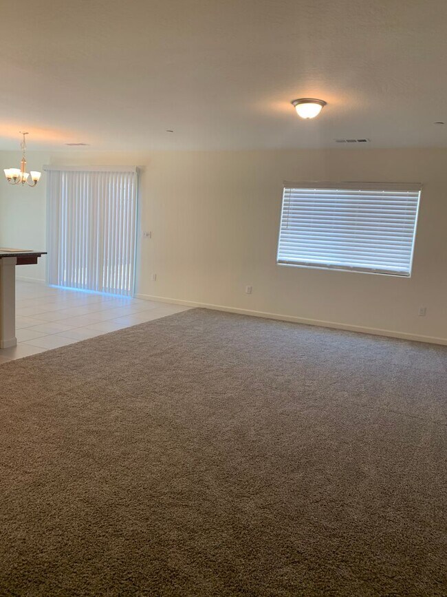 Building Photo - 4 Br 2 Ba available now