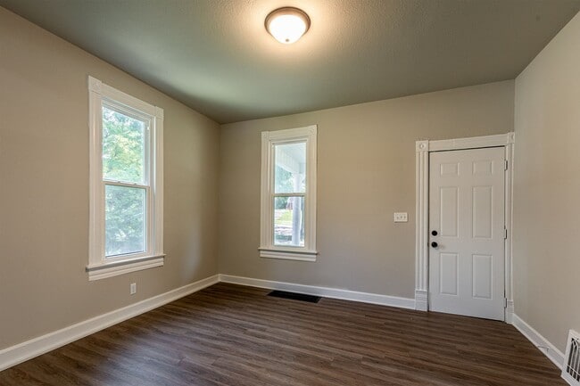 Building Photo - Remodeled 2-Bedroom Bungalow with Detached Garage & Large Backyard