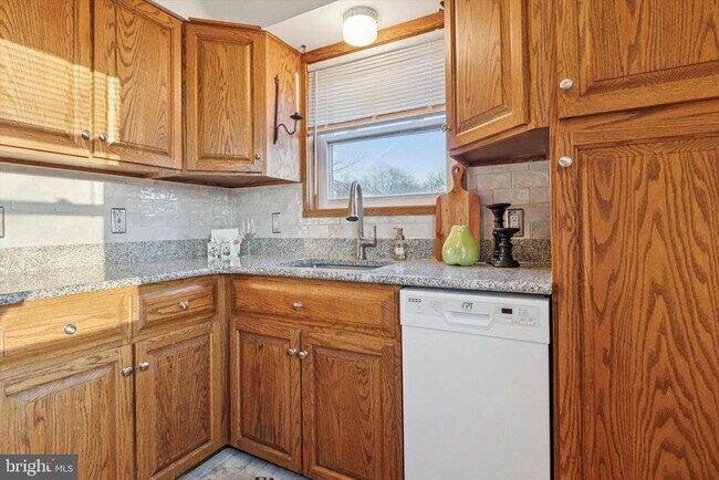 Building Photo - 720 Willow St