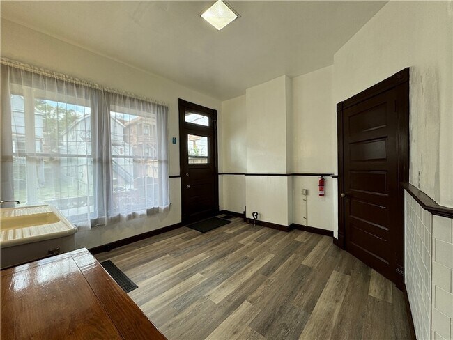 Building Photo - 407 Fallowfield Ave