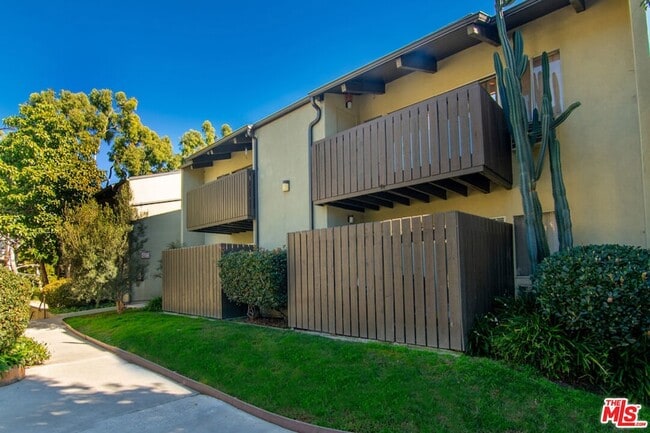 Building Photo - 4810 Hollow Corner Rd