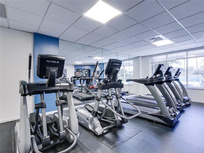 Building Photo - 3900 Galt Ocean Dr