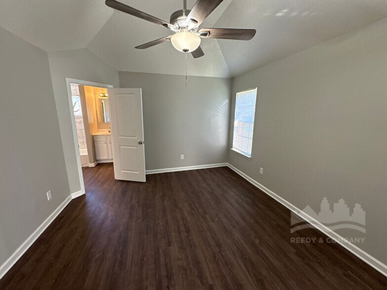 Building Photo - 316 Sparky Cove