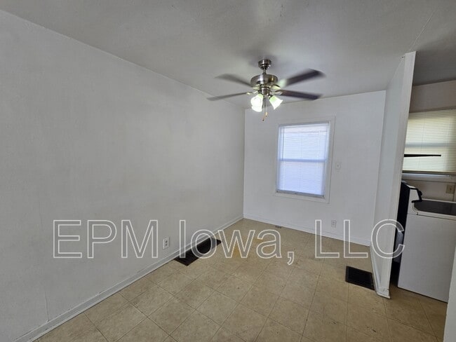 Building Photo - 251 Madison St