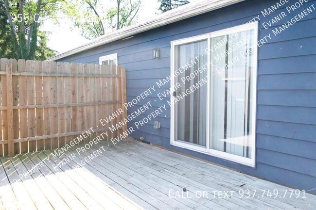 Building Photo - 955 Chelsea Ave