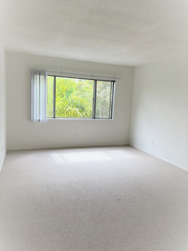 Building Photo - 801 S Lucerne Blvd