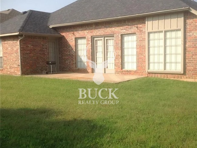 Building Photo - 17408 Zinc Dr