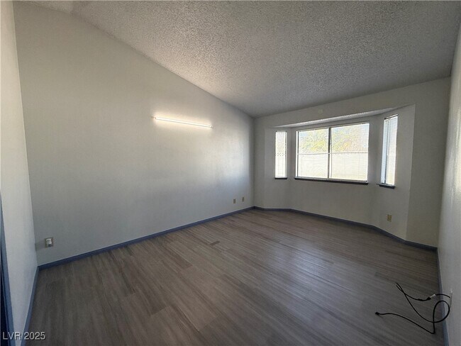 Building Photo - 5876 Filmore Ave