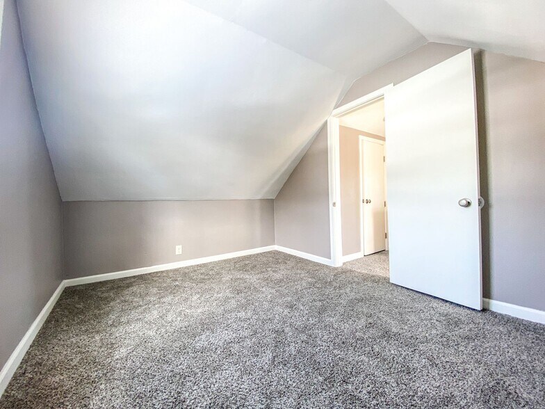 Building Photo - 4481 N 20th St