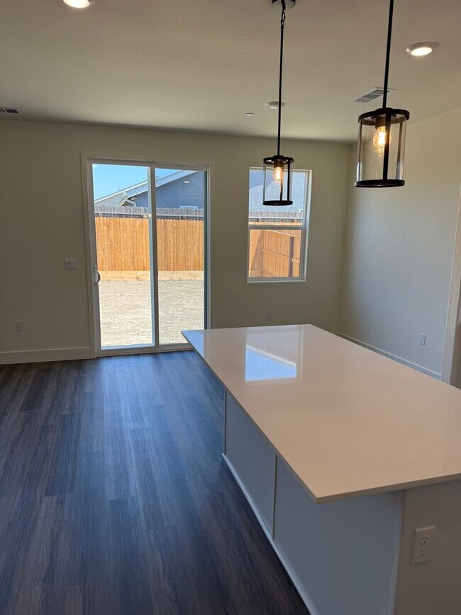 Building Photo - Brand New Home for rent in Visalia