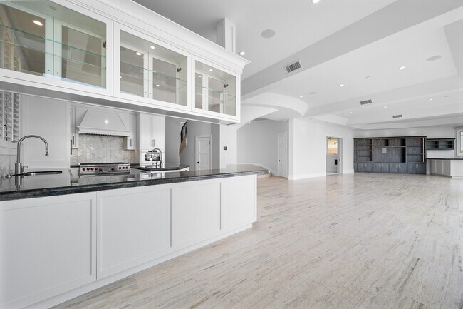 Building Photo - 45 Linda Isle