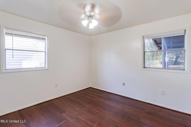 Building Photo - 1889 Greater Ave