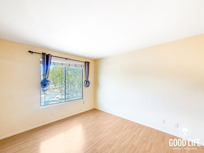 Building Photo - SD: Comfortable 2BD/2BA Townhome in Carmel Mountain Ranch with Community Pool, Attached Garage & ...