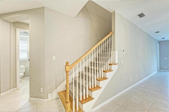 Building Photo - 5564 Summit Gln
