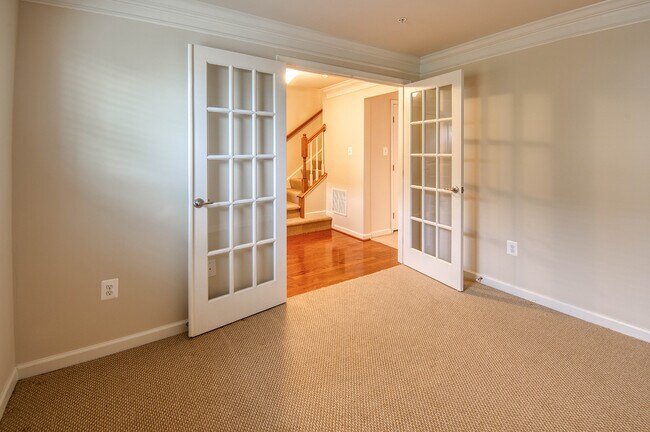 Building Photo - 2704 Egret Way