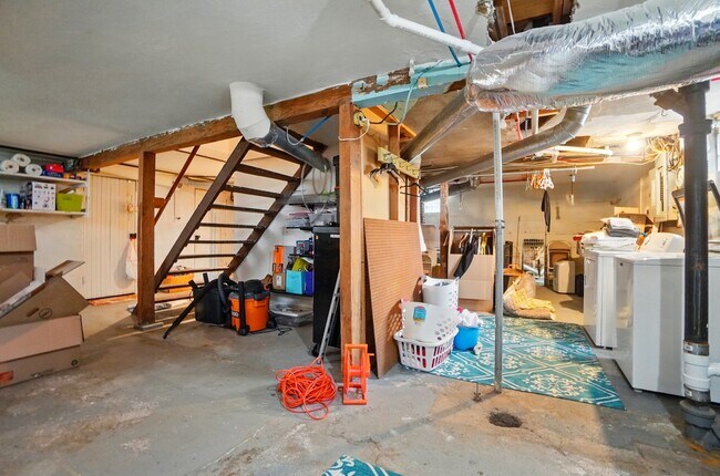 Building Photo - 3000 Hillside Ave