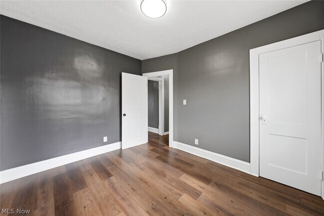 Building Photo - 3904 Ardmore Ave