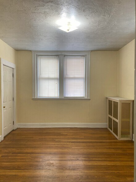 Building Photo - 143 Shawmut St