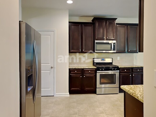 Building Photo - 525 Brickstone Way
