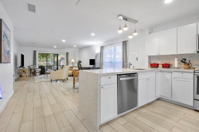Building Photo - 8436 Cypress Ln