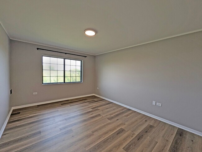 Building Photo - 3370 W Brooke Ave