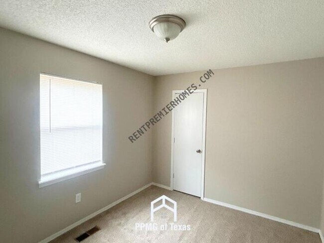 Building Photo - 4900 Barbados Ave