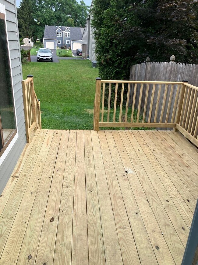 Building Photo - Comfortable, All-New Liverpool TownHome