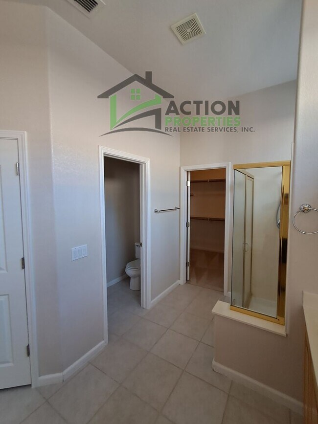 Building Photo - 400 Dumas Ct