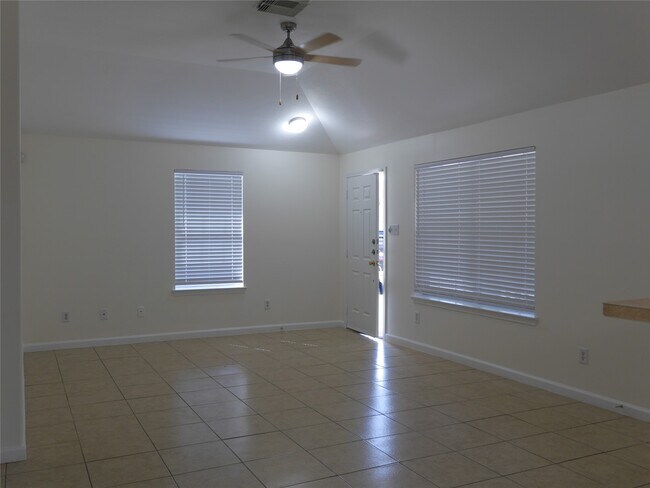 Building Photo - 16327 Bettong Ct