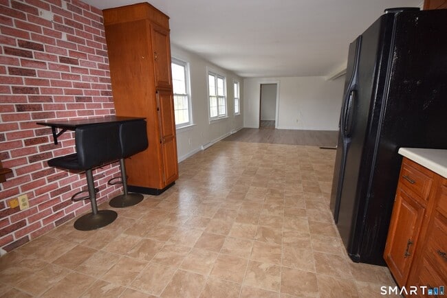 Building Photo - 1129 Connecticut 169 Unit