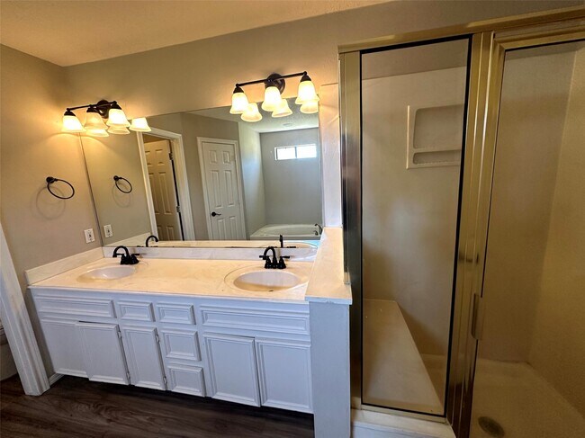 Building Photo - 14870 Cetus Ct