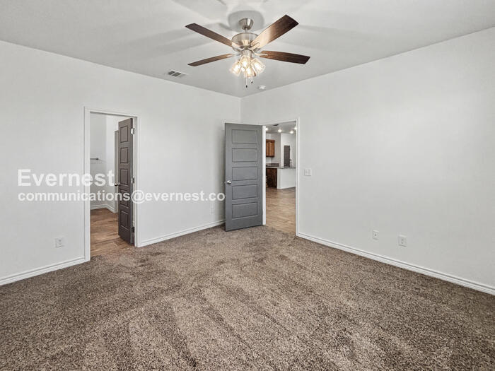 Building Photo - 737 Freedom Cir