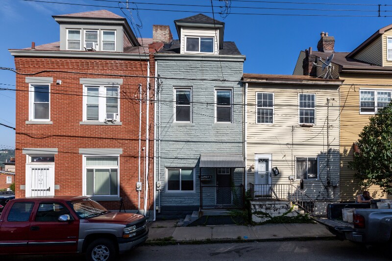 Building Photo - 5201 1/2 Duncan St
