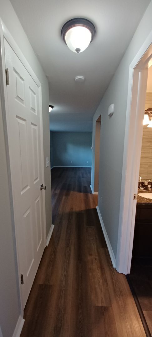 Building Photo - Kettering area! Beautiful 1 bed/1 bath Apartment