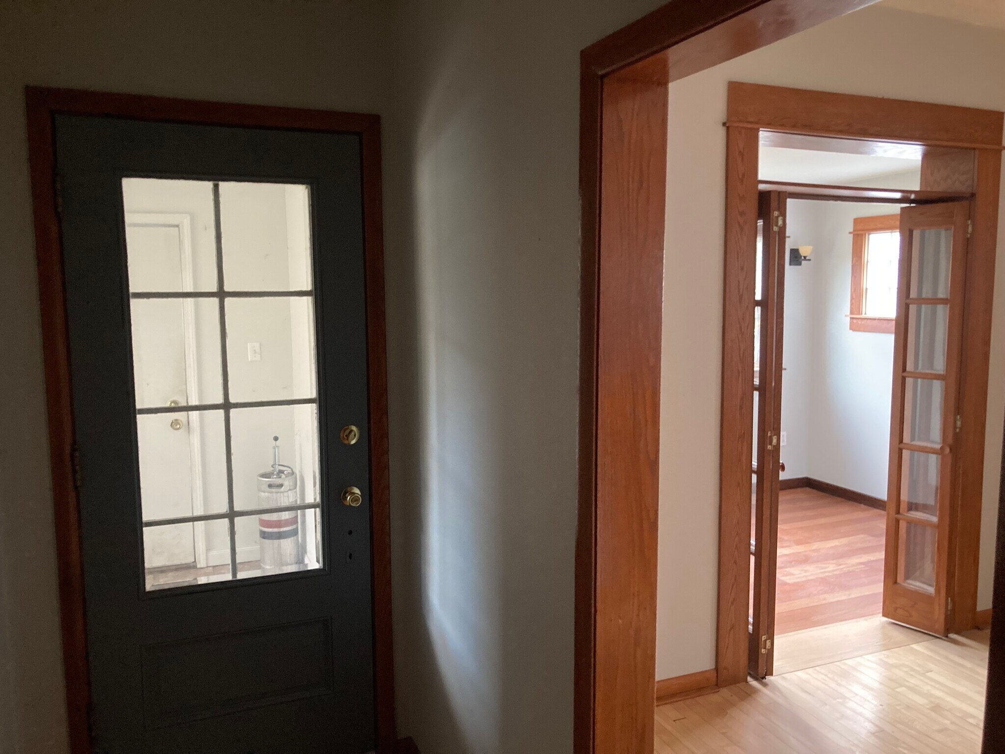 Building Photo - 712 6th St NE