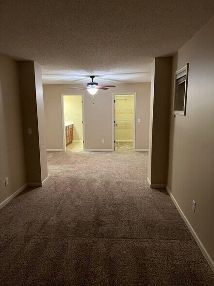 Building Photo - 15600 60th Ave N