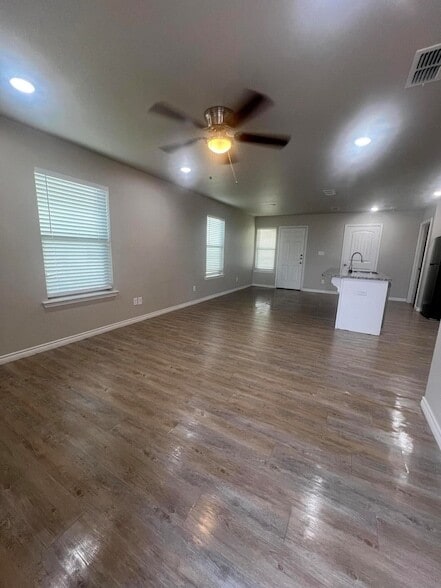 Building Photo - 2632 Hickory Ave