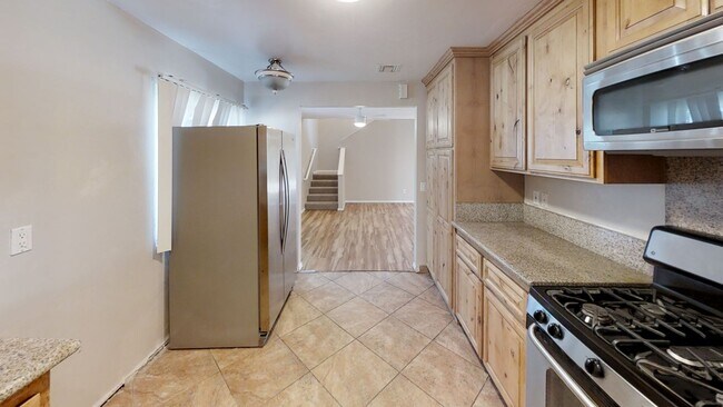 Building Photo - HUGE House!! CLOSEST to Campus! (Lease out, pending signatures. Check back in a few days!)